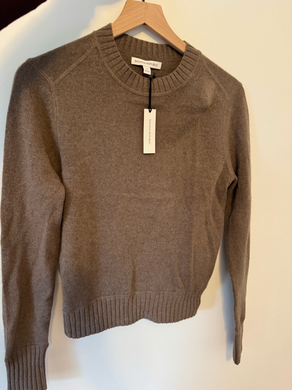 Banana Republic Brown Crewneck Sweater - Picture 2 of 6